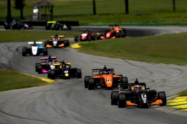 fr-americas-iracing-invitational-championship-maxes-out-grid-for-spherical-3-at-vir