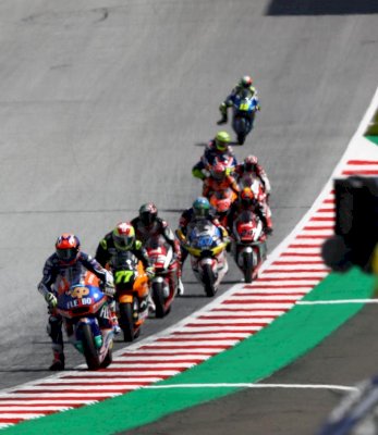 martin-turns-right-into-a-condominium-hero-for-ktm-with-debut-moto2-personal
