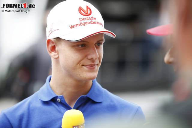 Mick Schumacher tritt langsam aber sicher ins Rampenlicht. Der Sohn des Formel-1-Rekordchampions Michael scheint unaufhaltsam Kurs auf die Königsklasse genommen zu haben ...
