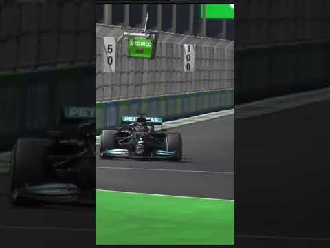 Verstappen and Hamilton colliding – Brake Testing or just a Misunderstanding? F1 Jeddah 2021